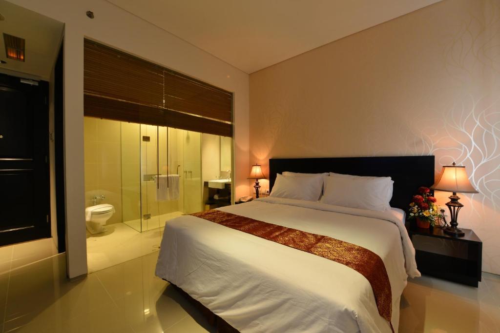 Emilia Hotel By Amazing Palembang Room photo