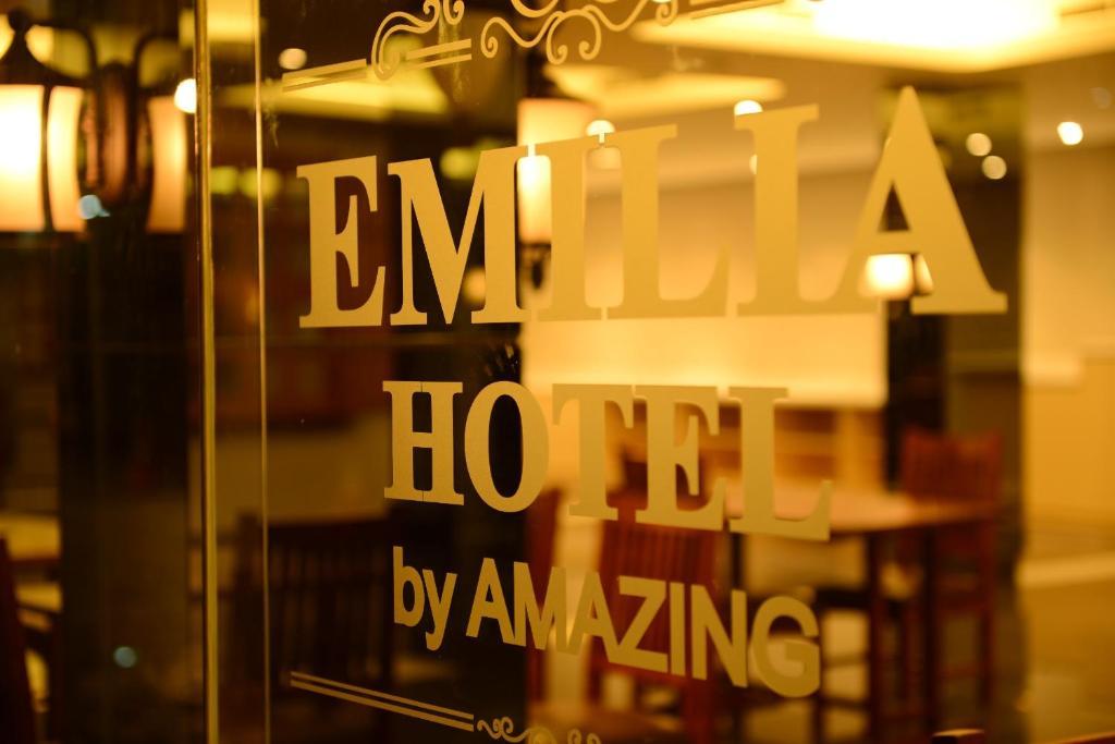 Emilia Hotel By Amazing Palembang Exterior photo